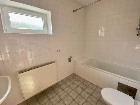 1 RAUM-WOHNUNG MIT LOGGIA UND STELLPLATZ! - Foto 5