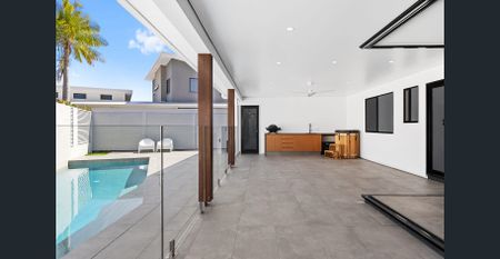 Canal Views, Heated Pool & Additional Study - Photo 2