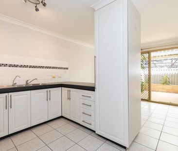 Spacious Two-Bedroom Unit with Large Backyard - Photo 3