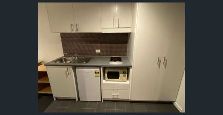 STUDENT ACCOMMODATION WITH BALCONY! - Photo 2