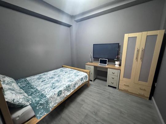 1 bedroom in a flat share to rent - Photo 1