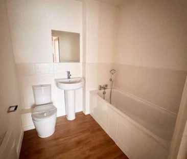 Spires View, Warrington, WA1 - Photo 4