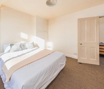 6 bedroom terraced house to rent - Photo 4