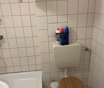 Charmante 1-Zimmer-Wohnung, Einbauküche, Balkon, Tiefgaragenplatz - Photo 4