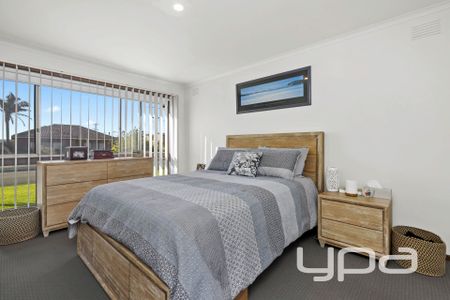 Close to the beach! - *Available for a 6 month lease only * - Photo 3