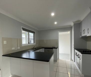 2/77 Maranark Avenue, Mount Pleasant QLD 4740 - House For Rent | Do... - Photo 6