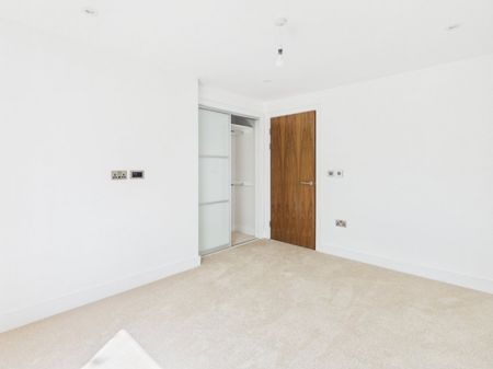 Station Road, Gerrards Cross, Buckinghamshire,SL9 - Photo 3