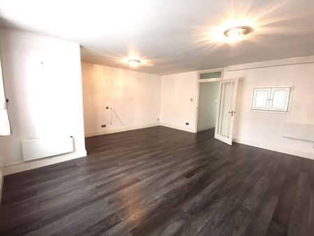 2 Bed Flat, Brook Court, TW8 - Photo 4