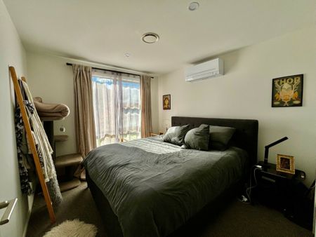 Light-Filled Anselmi Ridge Haven: Cozy, Pet-Friendly Rental! - Photo 2