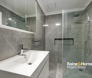 Renovated Upstairs Unit with Spacious Living - Photo 3