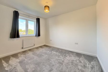 4 bedroom detached house to rent - Photo 2