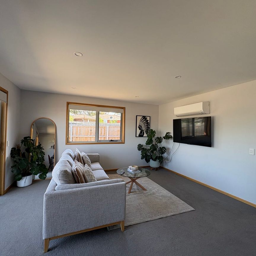 Feel at home, Living Here - Photo 1