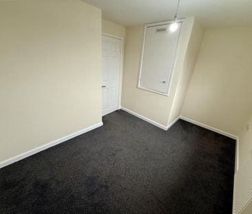 2 bedroom semi-detached house to rent - Photo 2