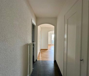 Appartement de 3.5 pièces au 4ème étage entièrement rénové! - Foto 3