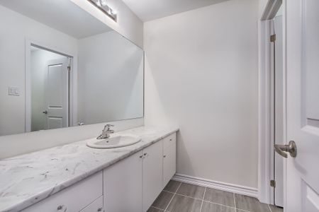 For Lease - 15 Durham Avenue, Barrie, Ontario - Photo 4