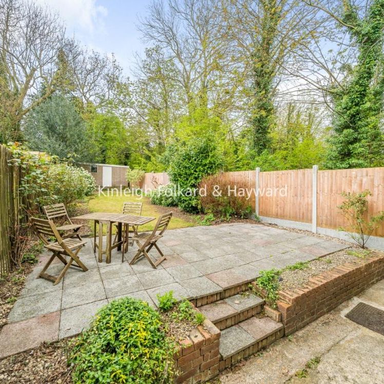 Leaves Green Road, Keston BR2 - Photo 1