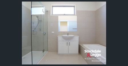 Modern Townhouse in a Prime Lifestyle Location - Photo 5