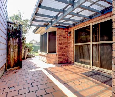 Well Proportioned 3 Bedroom Home in the heart of Sydenham - Photo 2