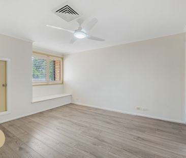 Perfectly Positioned Townhouse in a Prime Location - Photo 5