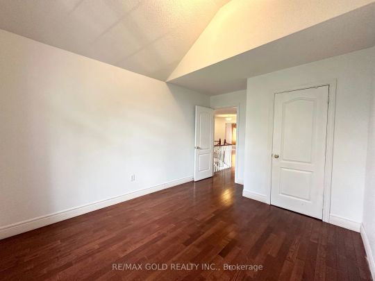 Detached Home For Lease | W9053645 - Photo 1