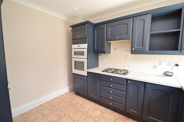 3 bedroom end of terrace house to rent - Photo 1