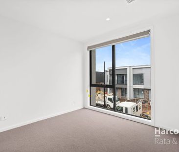 Stunning Brand New Townhouse! - Photo 2
