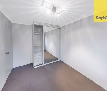 Adorable two bedroom apartment - Photo 3