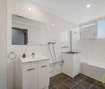 Updated two-bedroom unit in convenient Pearce - Photo 5