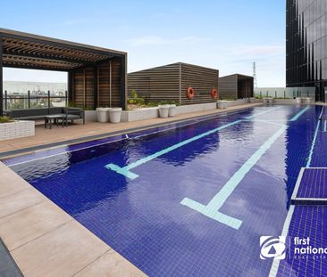 Waterfront 1 Bedroom Apartment in Docklands! - Photo 6
