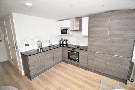 London Road, Town Centre - Photo 3