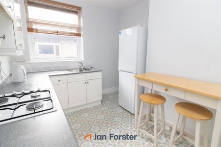 2 Bedroom Flat - Photo 3