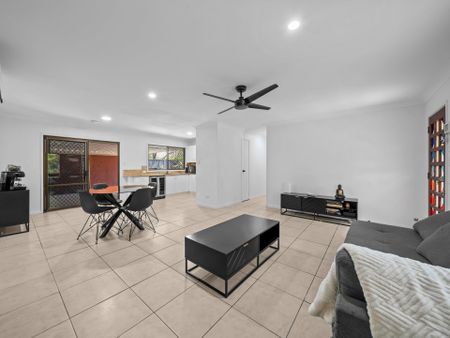 6/30 Patura Drive, Ashmore QLD 4214 - House For Rent | Domain - Photo 3