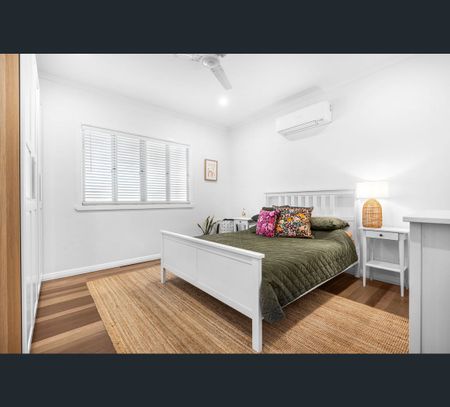 10 Merle Street, Carina, Qld 4152 - Photo 4