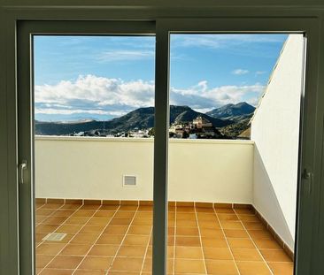 Alquiler de piso en Avenida de los Pintores - Photo 1