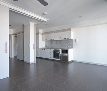 504/3-5 Gibbs Street, Southport, Qld 4215 - Photo 2