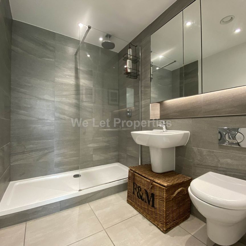 Quarry, Middlewood Locks - Photo 1