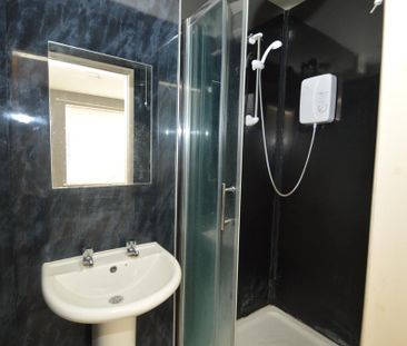 1 bedroom in a flat share to rent - Photo 1