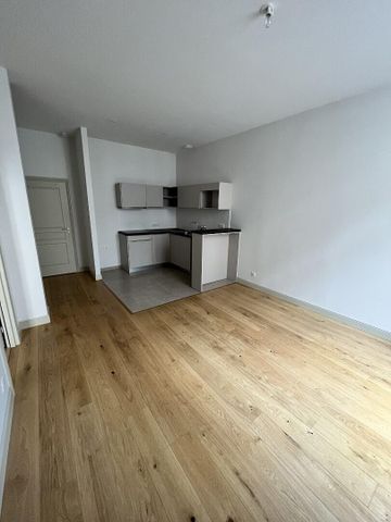 location Appartement T2 DE 46.1m² À BESANCON - Photo 2