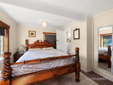 Family Living - With A Sunny Outlook! - Photo 3