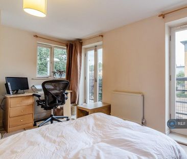 1 bedroom in a house share to rent - Photo 2