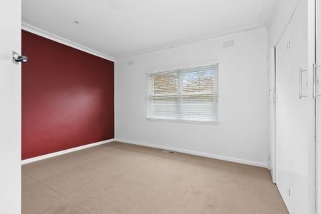 702 Ligar St, Soldiers Hill VIC 3350 - Photo 2