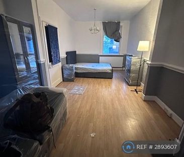 1 bedroom in a house share to rent - Photo 3