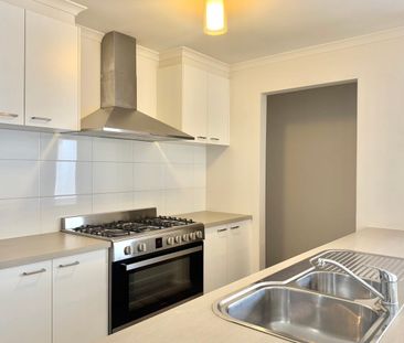 CONVENIENTLY LOCATED HOME - Photo 6