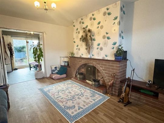 3 bedroom semi-detached house to rent - Photo 1
