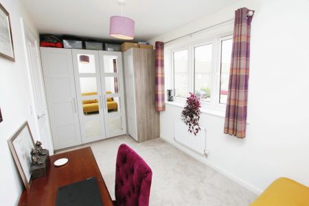 2 bedroom terraced house to rent - Photo 4