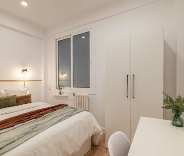 Carrer de Balmes, Barcelona, Catalonia 08006 - Photo 1