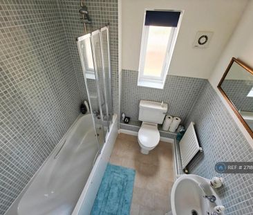 1 bedroom in a house share to rent - Photo 4