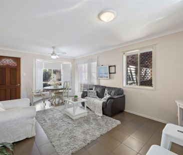 3-Bedroom Townhouse in the Heart of Maroochydore - Photo 3