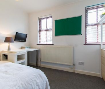 1 bedroom in a house share to rent - Photo 4