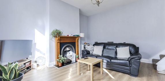 3 bedroom terraced house to rent - Photo 2